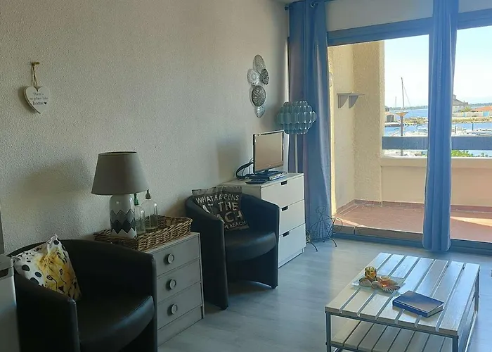 Appartement T3 Avec Balcon Et Parking, Accès Piscine, Espaces Sportifs - Fr-1-195-96 *
