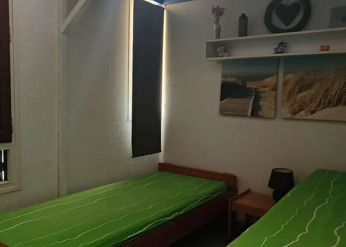 T3 Avec Balcon Et Parking, Accès Piscine, Espaces Sportifs - Fr-1-195-96 *