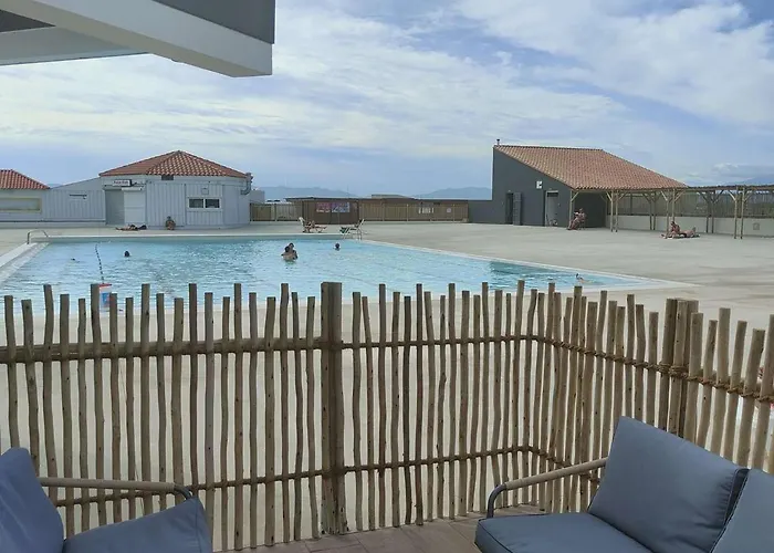 T3 Avec Balcon Et Parking, Accès Piscine, Espaces Sportifs - Fr-1-195-96 Appartement